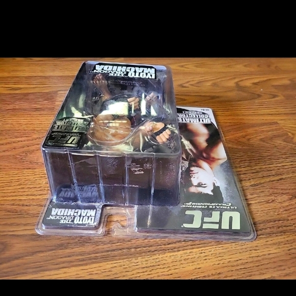 Lyoto "The Dragon" Machida UFC Figure Series 1 Ultimate Fighter Figure - Picture 6 of 7